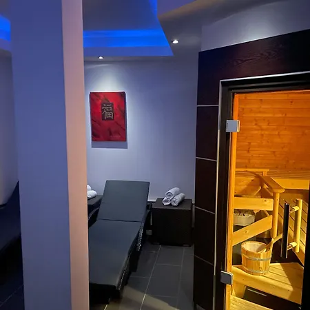 Central Hotel ホテル 4*