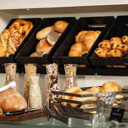 Hotel Central Hotel 4*