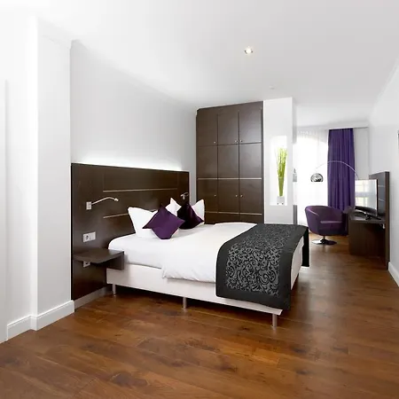 Central Hotel 4* 빌린겐슈베닝겐